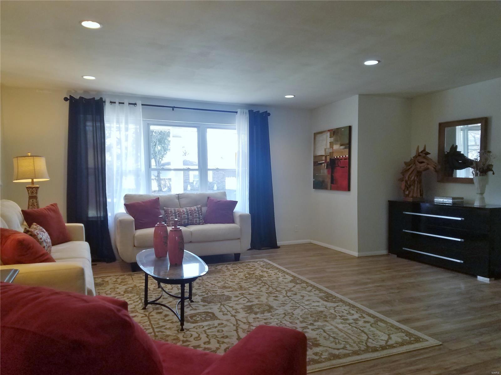 17 Fox Creek Road Belleville, IL 62223 - Photo 3 of 23 Gallery Image 3