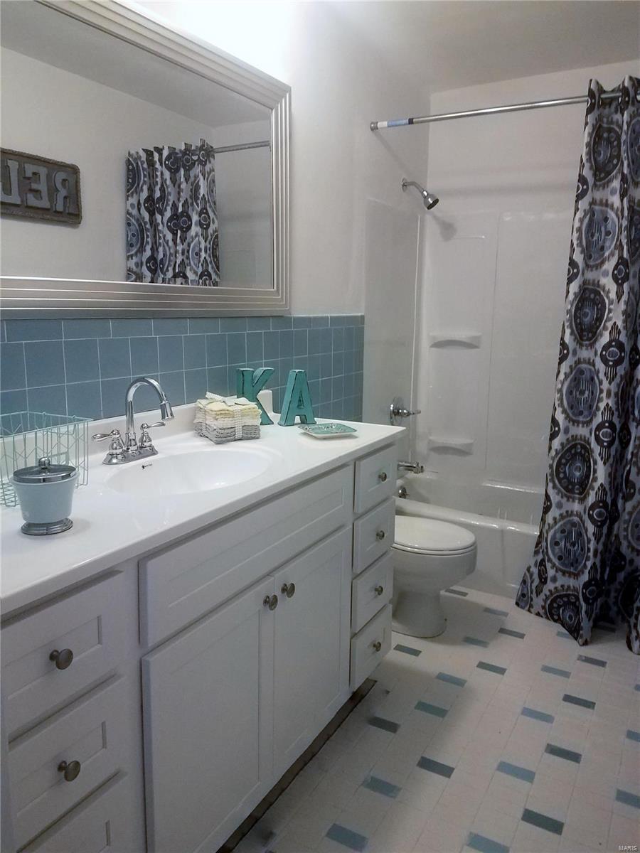 17 Fox Creek Road Belleville, IL 62223 - Photo 21 of 23 Gallery Image 21