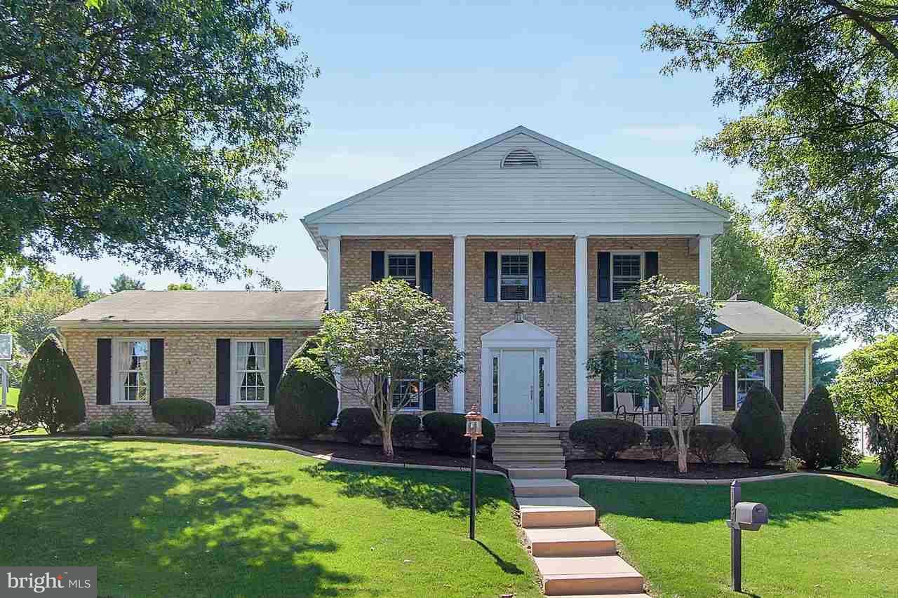 127 Lexington Road York, PA 17402 - Photo 1 of 25