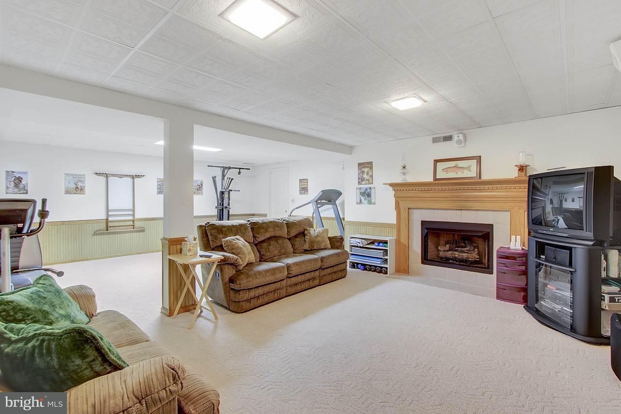 127 Lexington Road York, PA 17402 - Photo 19 of 25