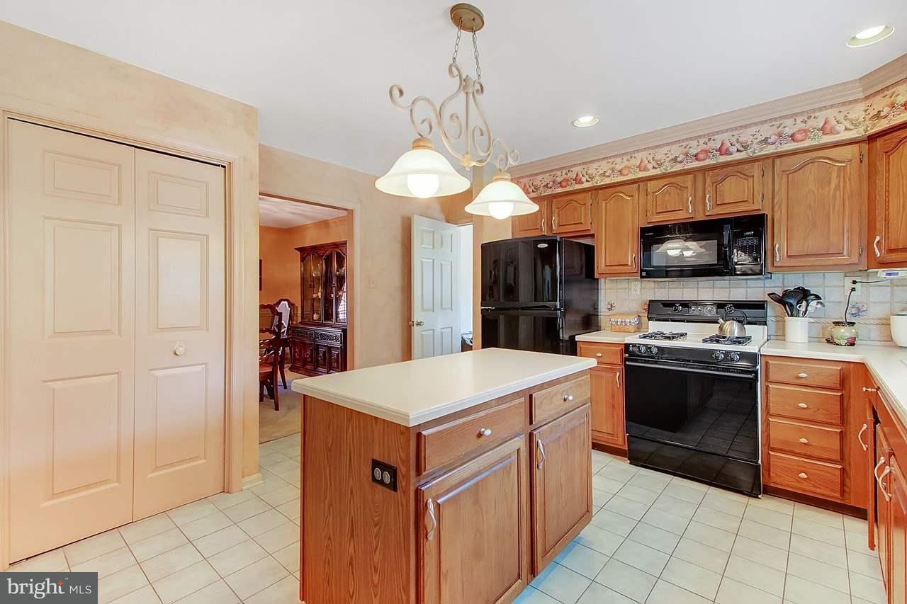 127 Lexington Road York, PA 17402 - Photo 5 of 25