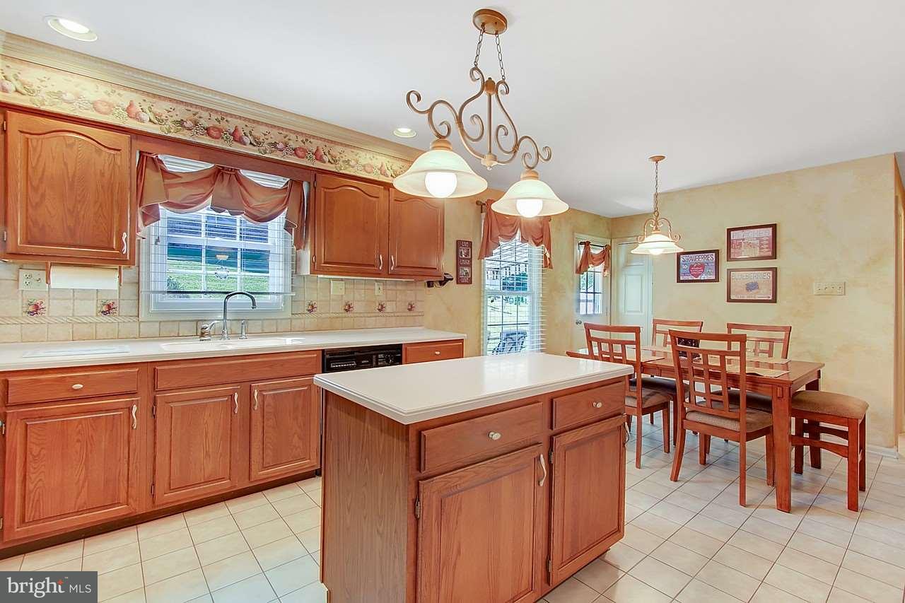 127 Lexington Road York, PA 17402 - Photo 6 of 25