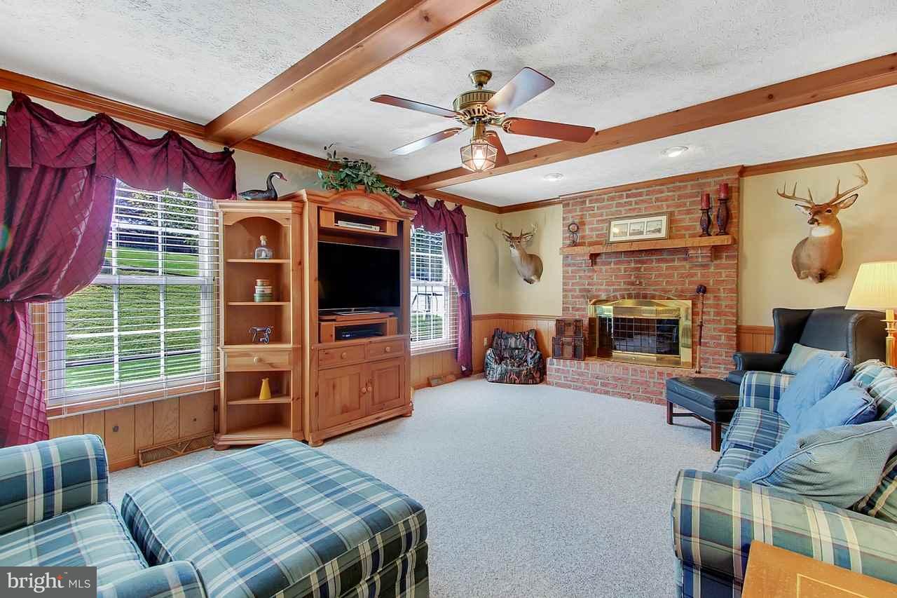 127 Lexington Road York, PA 17402 - Photo 8 of 25