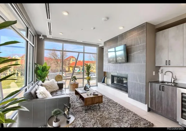 $1,800 | 2876 West 53rd Avenue, Unit 306, Denver, CO 80221