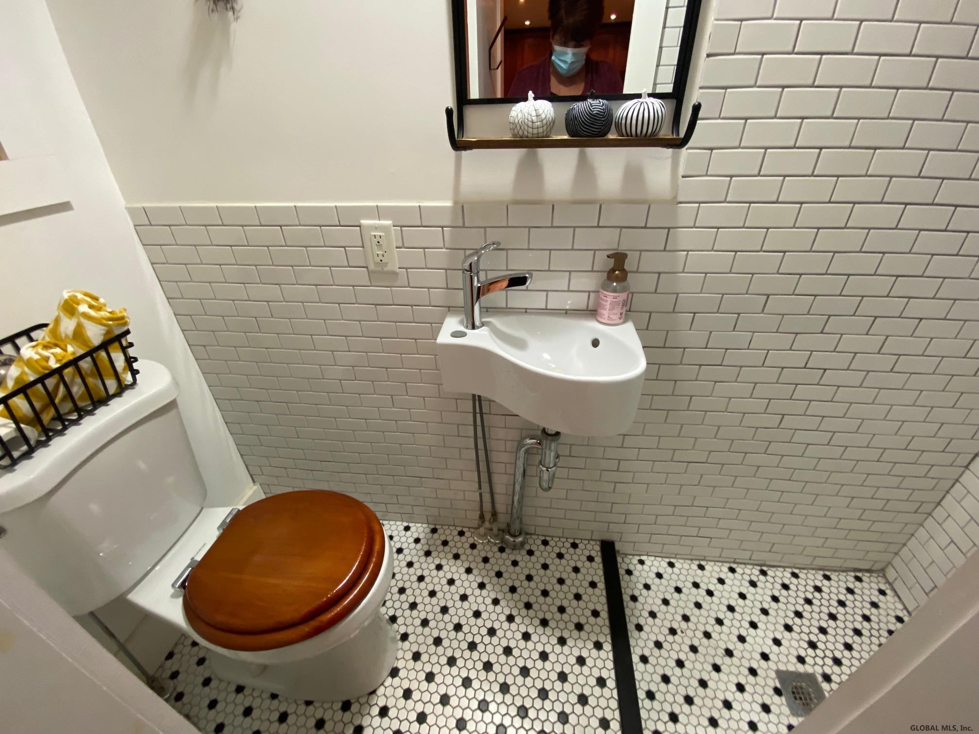 83 Spring Street Albany, NY 12210 - Photo 14 of 38 Photo 14
