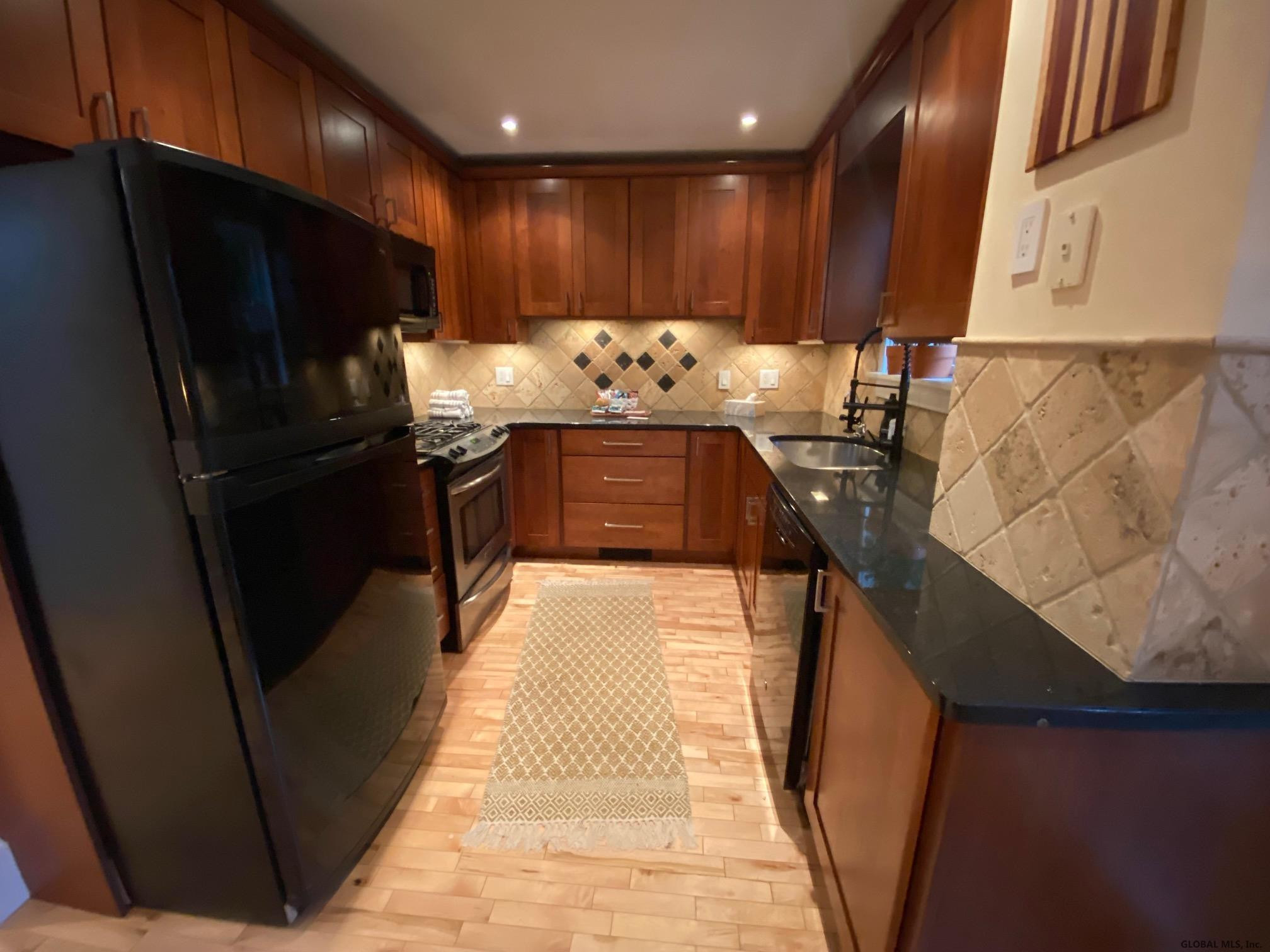83 Spring Street Albany, NY 12210 - Photo 6 of 38 Photo 6