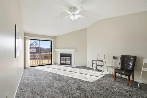 $76,990 | 8139 Holmes Road, Unit 202, Kansas City, MO 64131