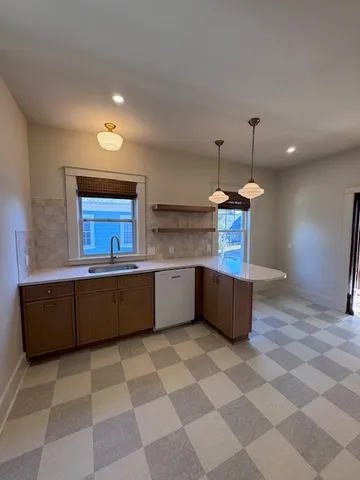 $2,800 | 150 Lancaster Street, Unit 2, Providence, RI 02906