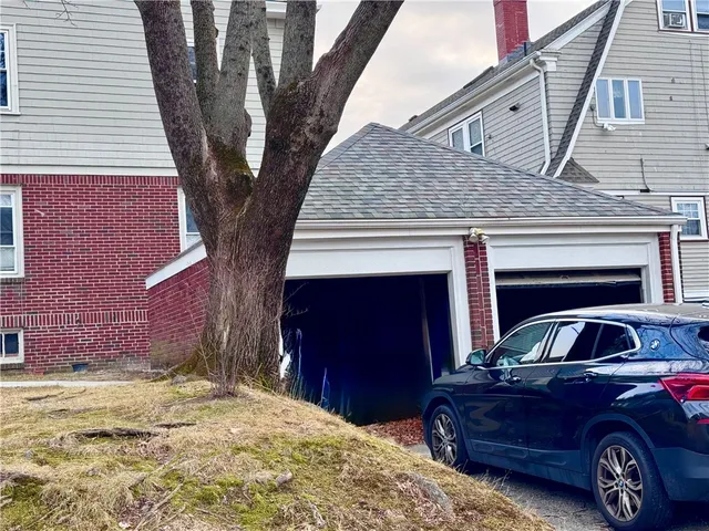 $2,700 | 150 Lancaster Street, Unit 2, Providence, RI 02906