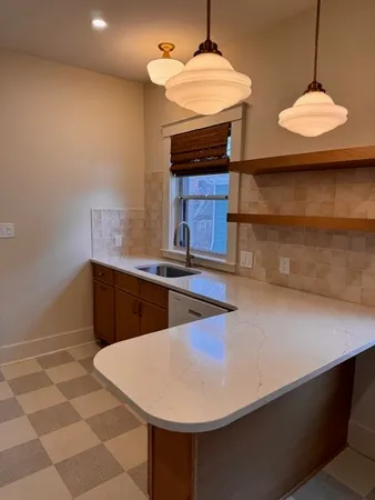 $2,600 | 150 Lancaster Street, Unit 2, Providence, RI 02906