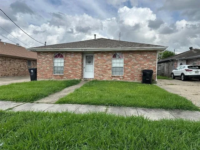 $209,500 | 3417 Shangri-La Drive, Chalmette, LA 70043