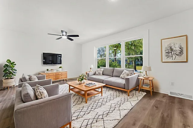 $515,000 | 325 Fairington Drive, Summerville, SC 29485