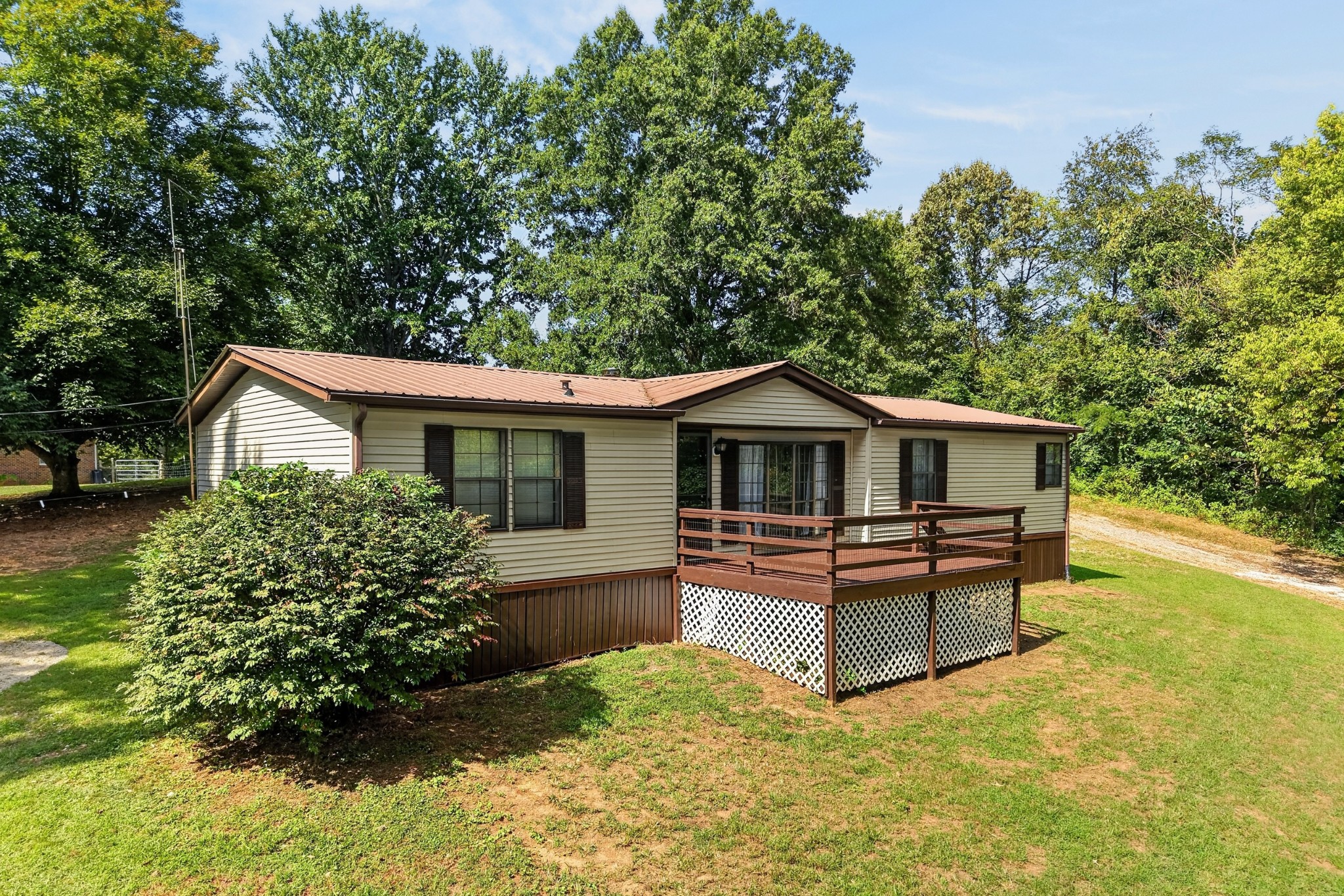 2430 Viola Road McMinnville, TN 37110 - Photo 3 of 45 Gallery Image 3