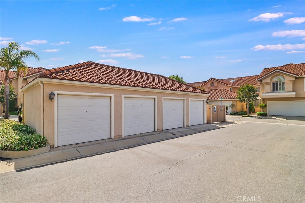 625 Hazelwood Way, Unit A Simi Valley, CA 93065 - Photo 27 of 38