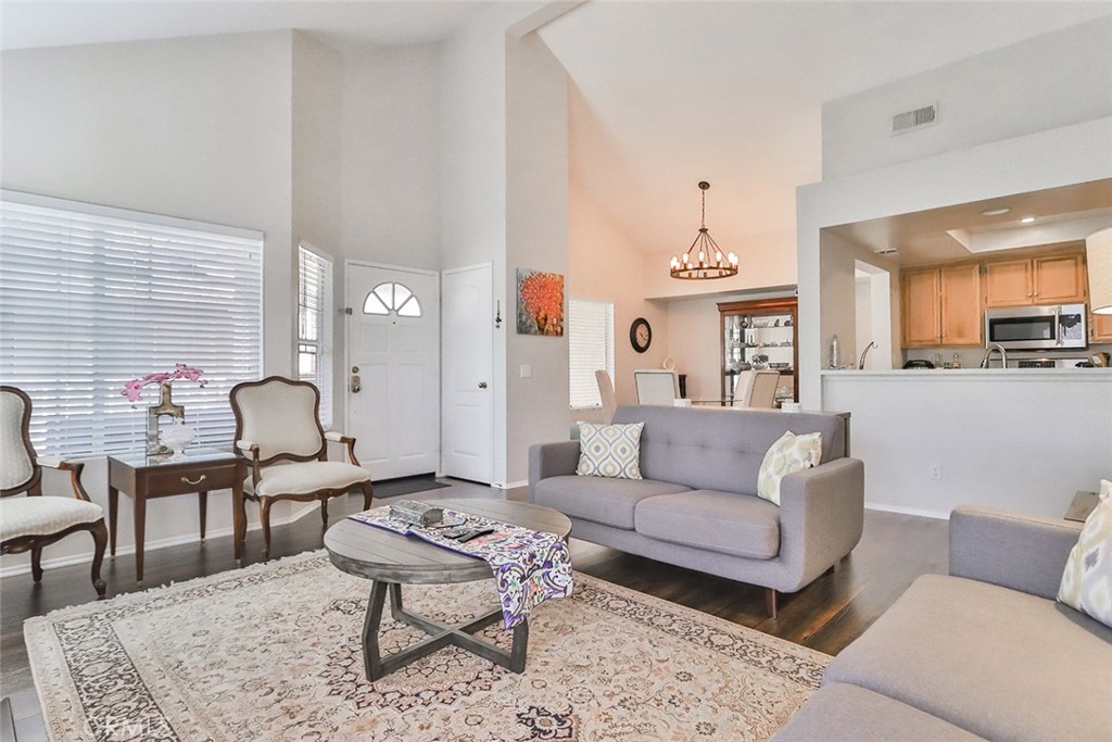 625 Hazelwood Way, Unit A Simi Valley, CA 93065 - Photo 6 of 38