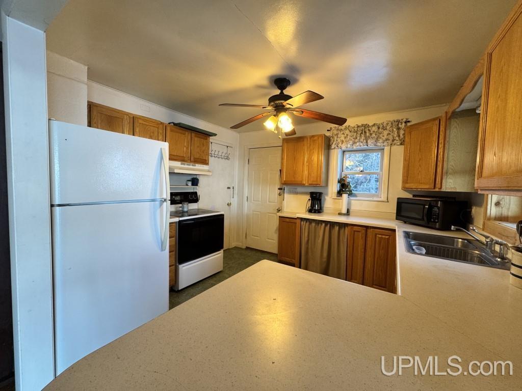 14850 Pequaming Road Lanse, MI 49946 - Photo 5 of 59 Gallery Image 5