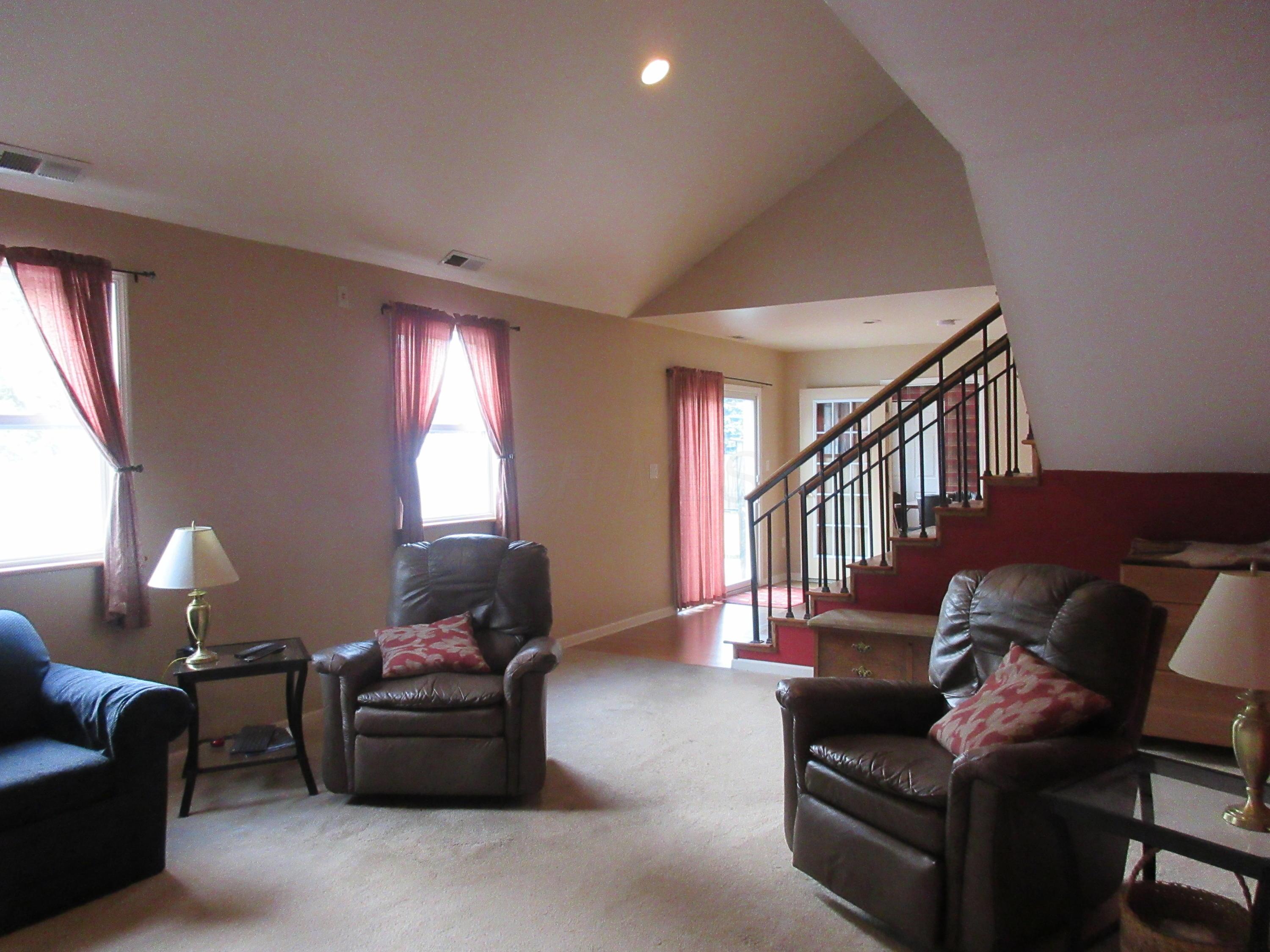 2976 Schwartz Road Columbus, OH 43232 - Photo 12 of 30 Gallery Image 12