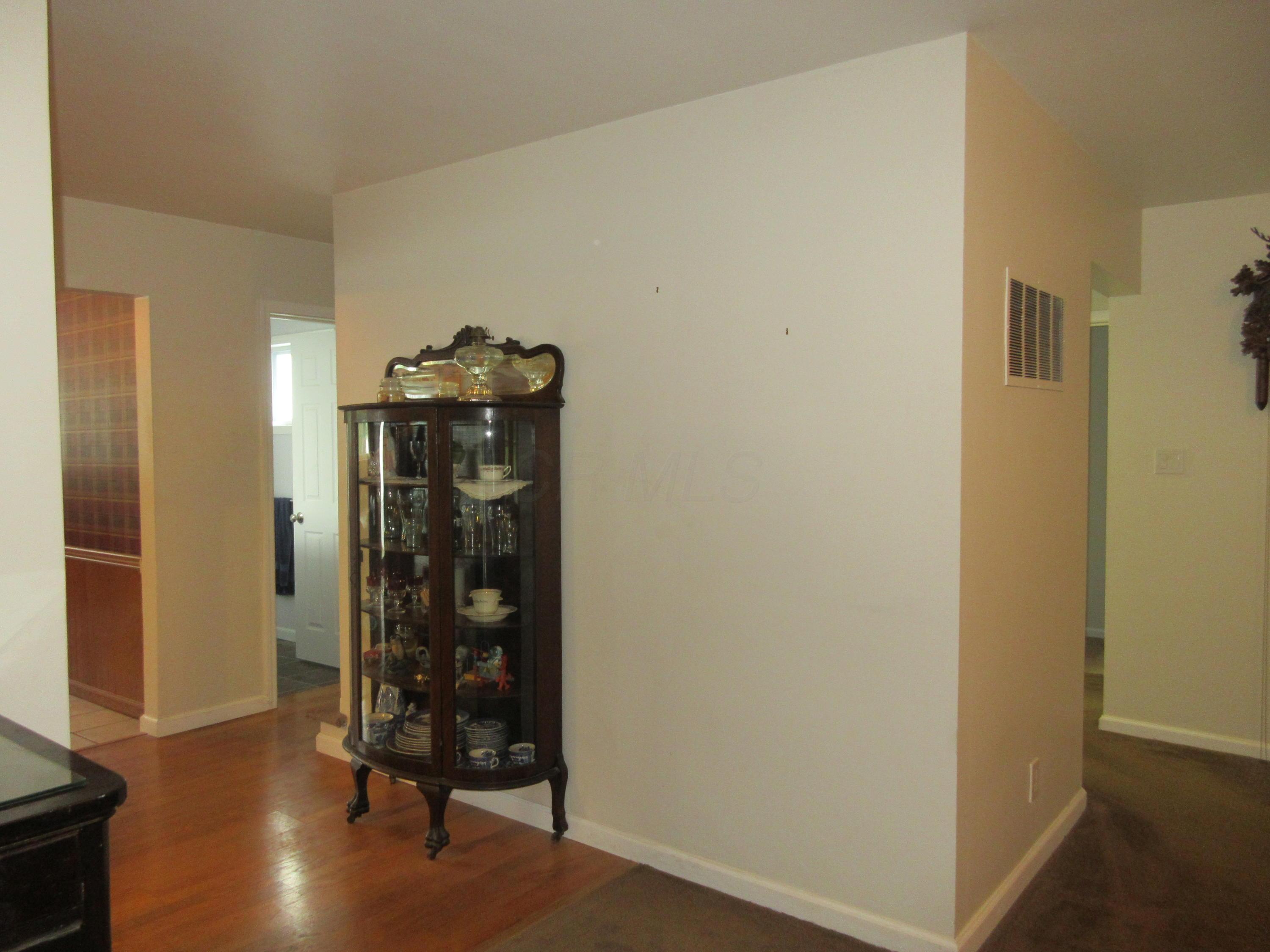2976 Schwartz Road Columbus, OH 43232 - Photo 9 of 30 Gallery Image 9