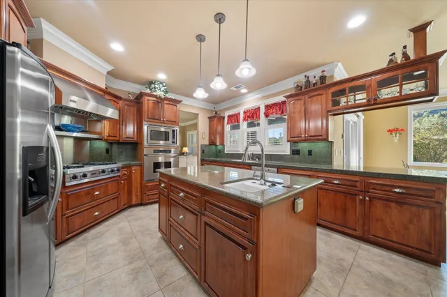 $575,000 | 7870 Castle View Lane, Redding, CA 96001