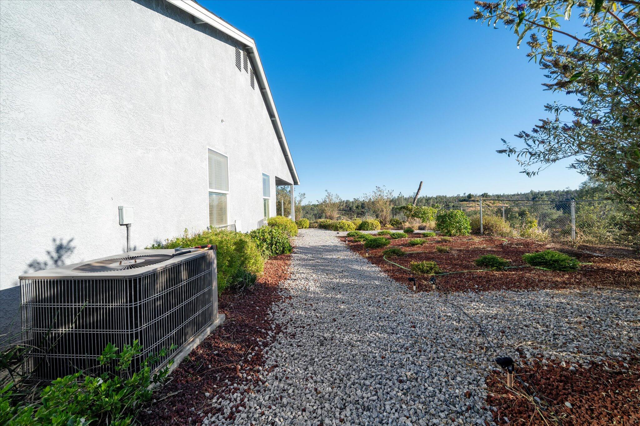 7870 Castle View Lane Redding, CA 96001 - Photo 46 of 65 46-BiggerFlow Real Estate Media-46