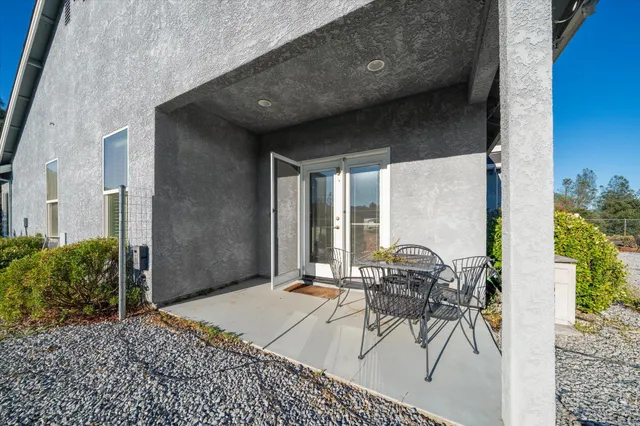 $575,000 | 7870 Castle View Lane, Redding, CA 96001