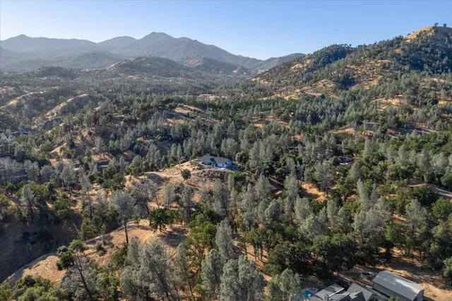 $575,000 | 7870 Castle View Lane, Redding, CA 96001
