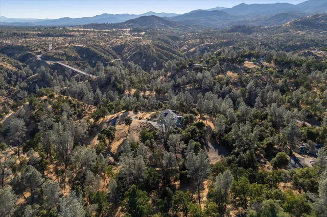 $575,000 | 7870 Castle View Lane, Redding, CA 96001