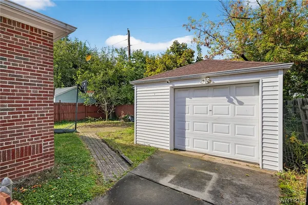 $2,000 | 116 Springville Avenue, Amherst, NY 14226