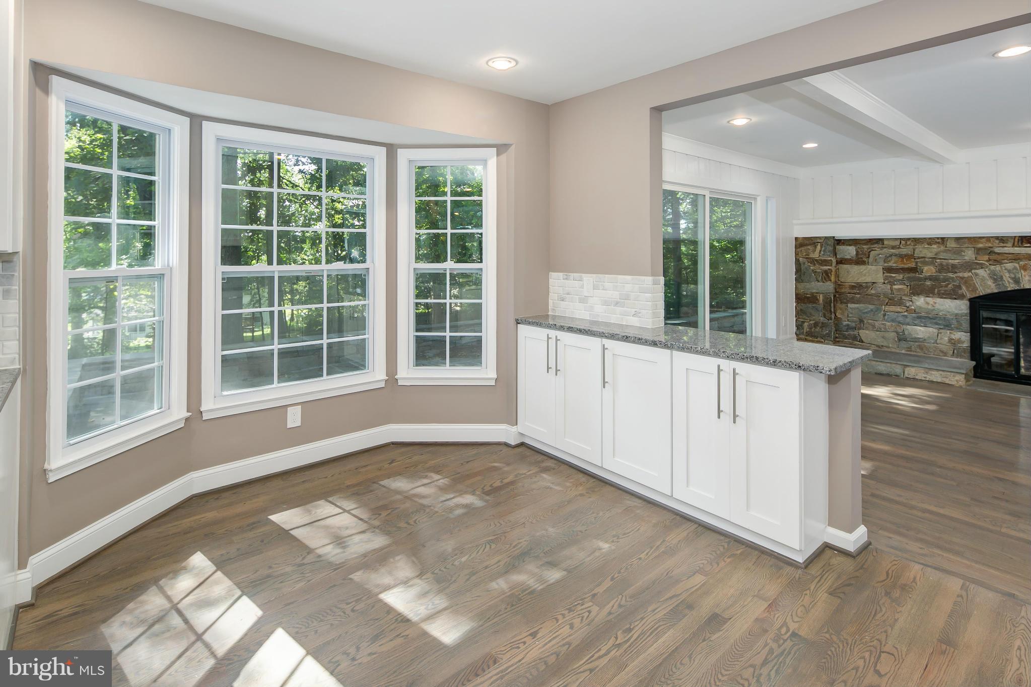 11808 Canfield Road Potomac, MD 20854 - Photo 11 of 30 Kitchen table space area