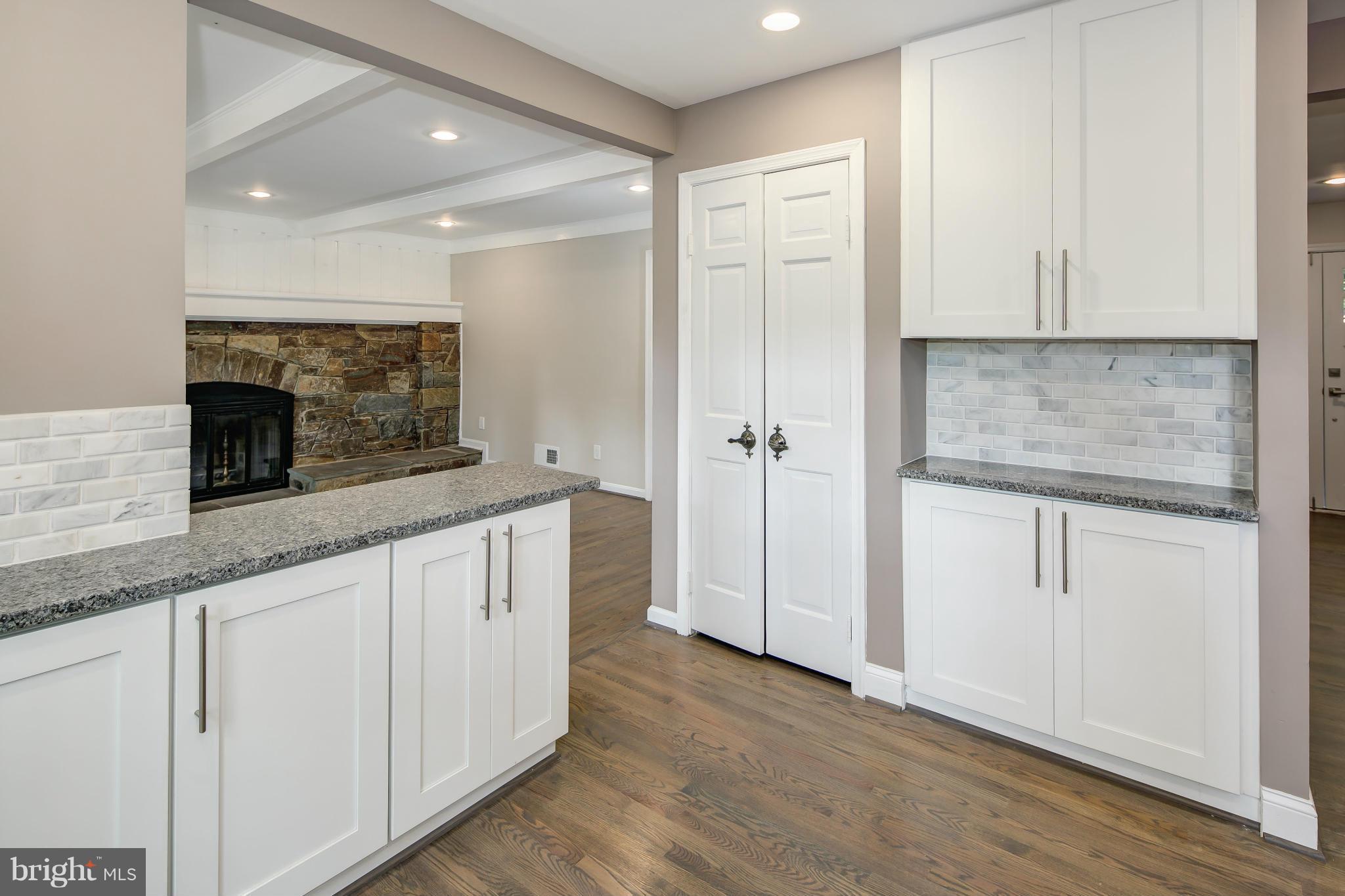 11808 Canfield Road Potomac, MD 20854 - Photo 12 of 30 Kitchen