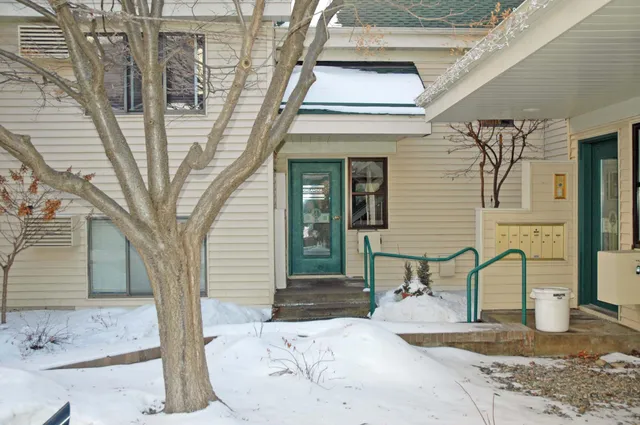 $151,000 | 7625 Edinborough Way, Unit 2116, Edina, MN 55435