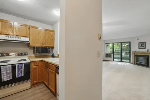 $151,000 | 7625 Edinborough Way, Unit 2116, Edina, MN 55435