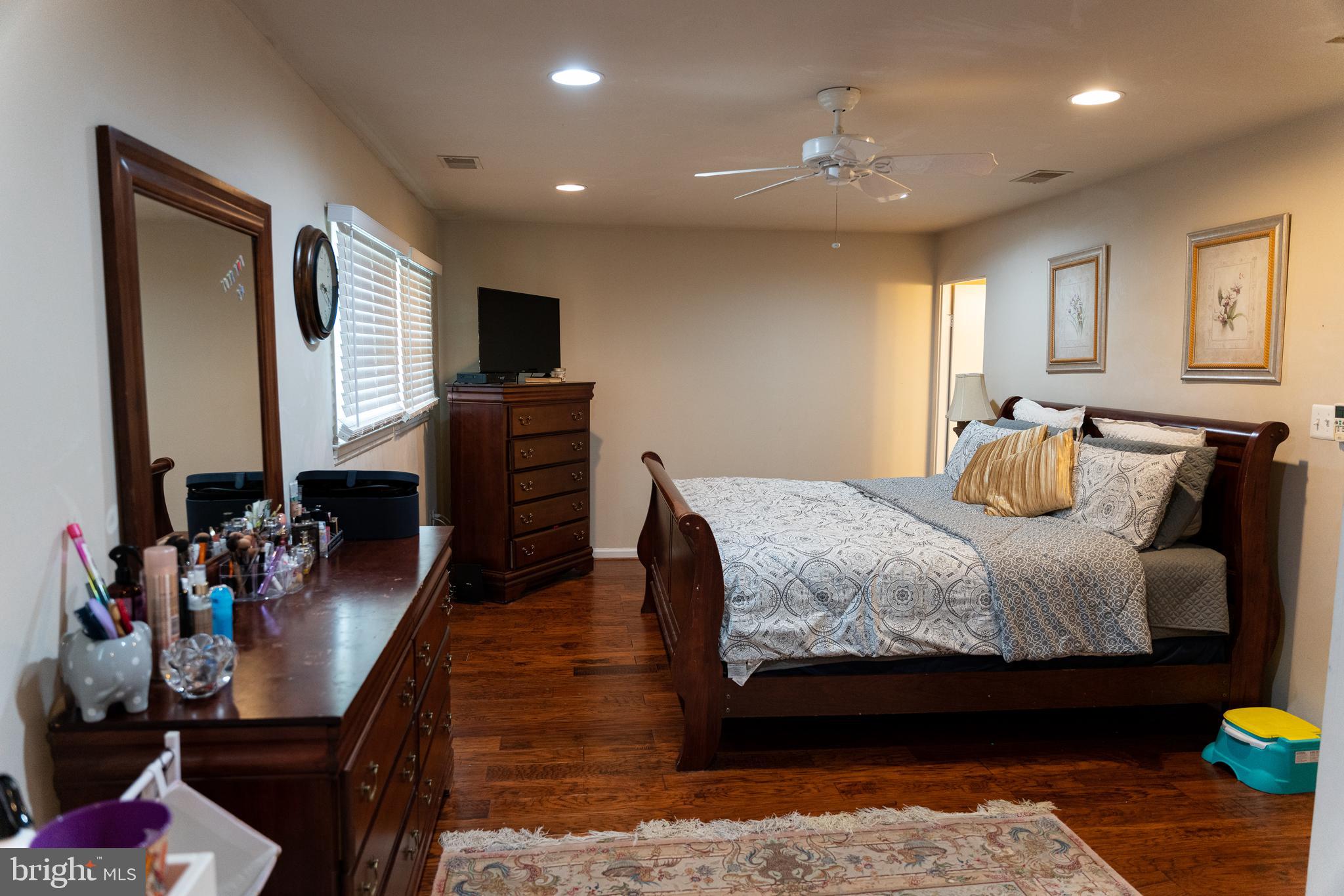 107 East Poplar Road Sterling, VA 20164 - Photo 19 of 63 Gallery Image 19
