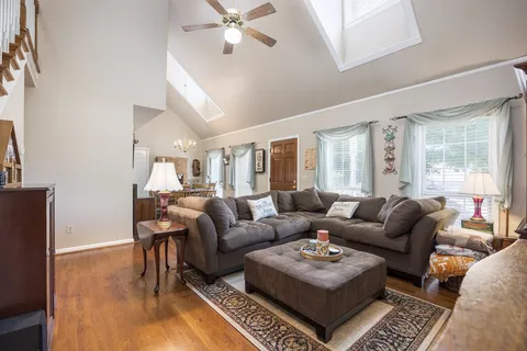 $514,900 | 2858 Iroquois Drive, Thompson's Station, TN 37179