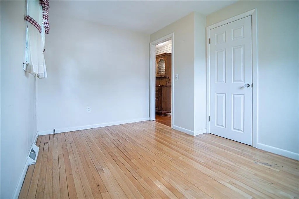 130 Kerri Lyn Road Warwick, RI 02889 - Photo 8 of 18