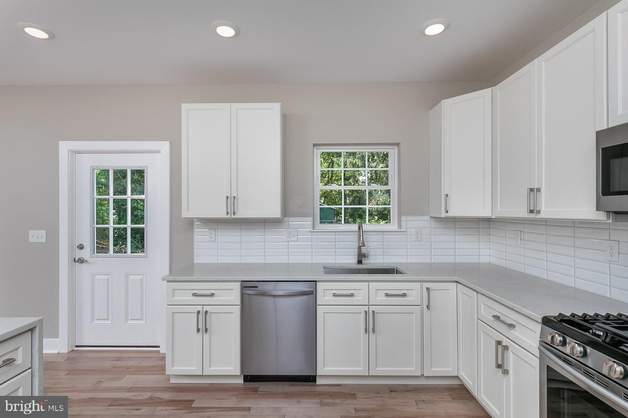 599 Carysbrook Road Pikesville, MD 21208 - Photo 13 of 30 Gallery Image 13