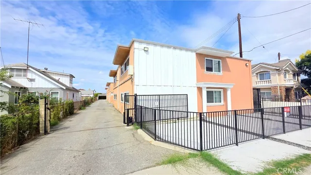 $2,050 | 3733 Durfee Avenue, Unit 8, El Monte, CA 91732