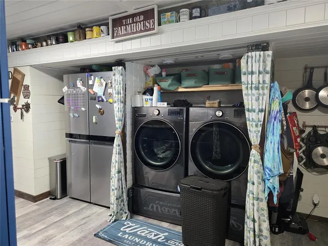 a view of walk in closet