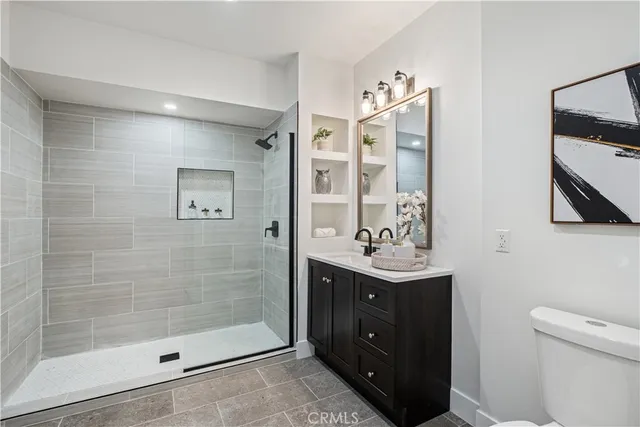 $1,449,000 | 2410 8th Avenue, Los Angeles, CA 90018