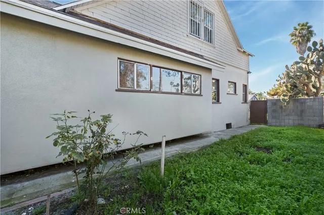 $1,449,000 | 2410 8th Avenue, Los Angeles, CA 90018