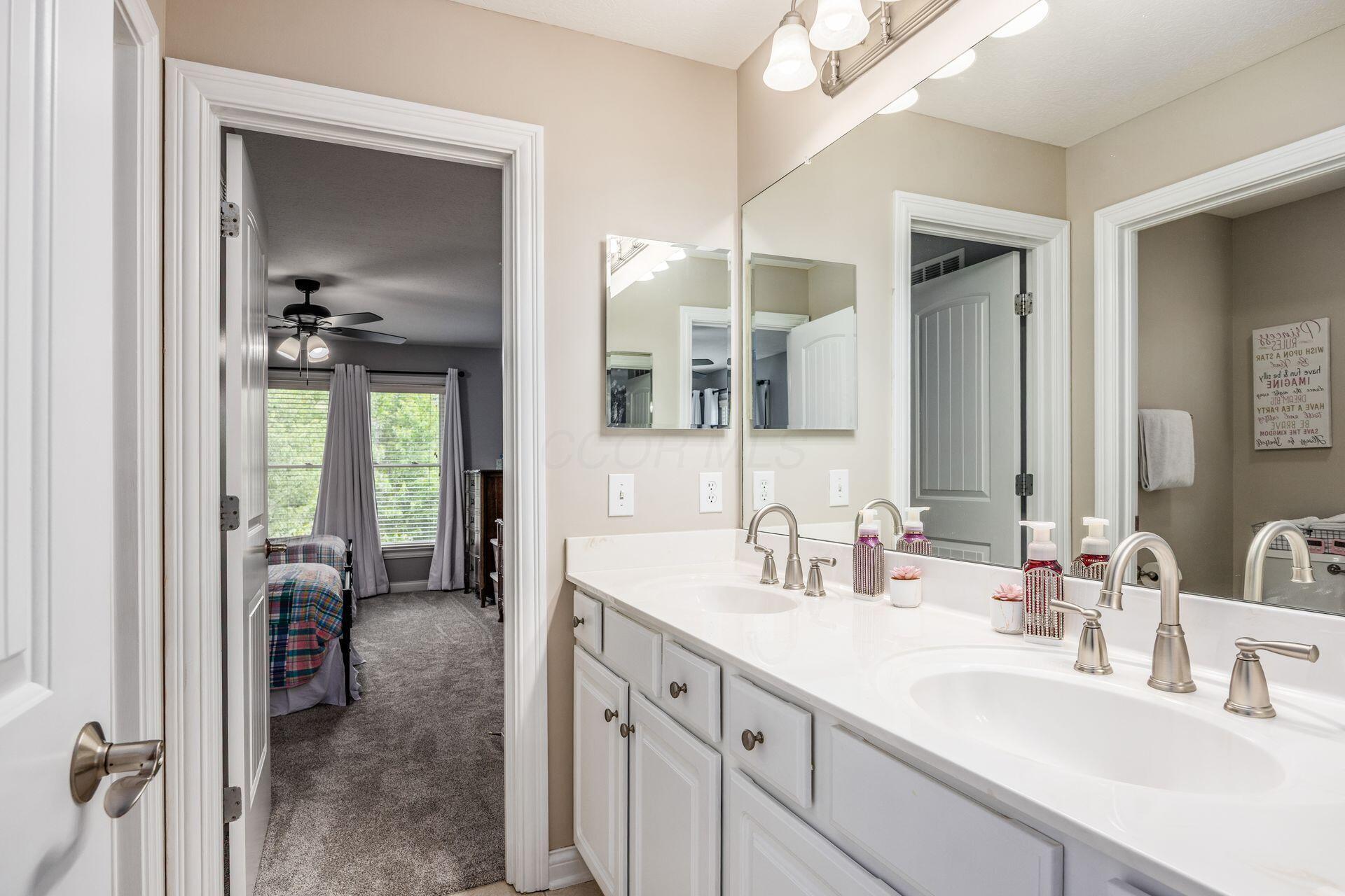5417 Limestone Ridge Drive Dublin, OH 43016 - Photo 29 of 51 033_2c0162cf_j limestone 158