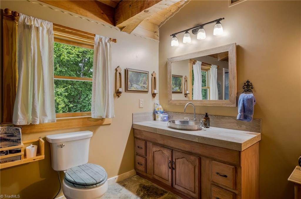 154 Rierson Road Madison, NC 27025 - Photo 21 of 30 Upstairs full bathroom