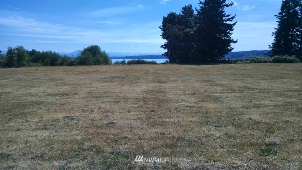 6602 Humphrey Road Clinton, WA 98236 - Photo 2 of 25 Gallery Image 2