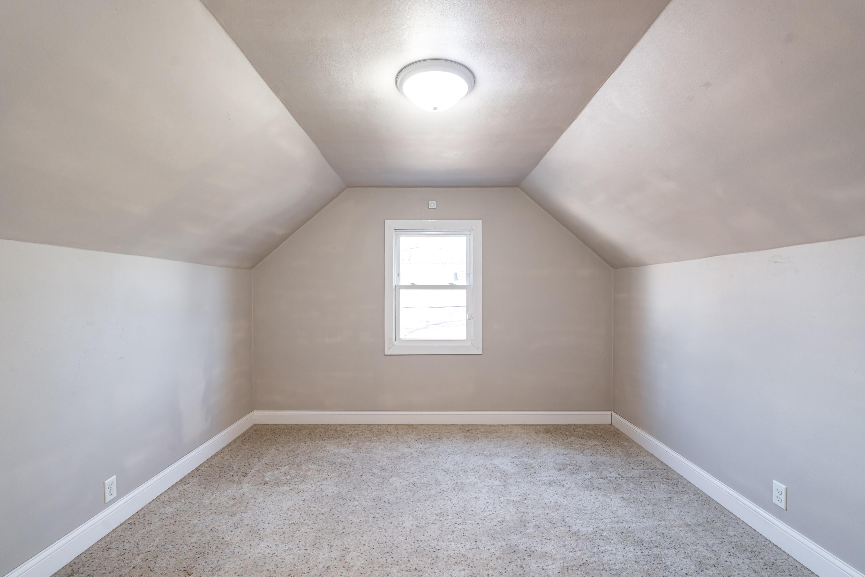 4260 South 4th Street Milwaukee, WI 53207 - Photo 13 of 26 upper bedroom