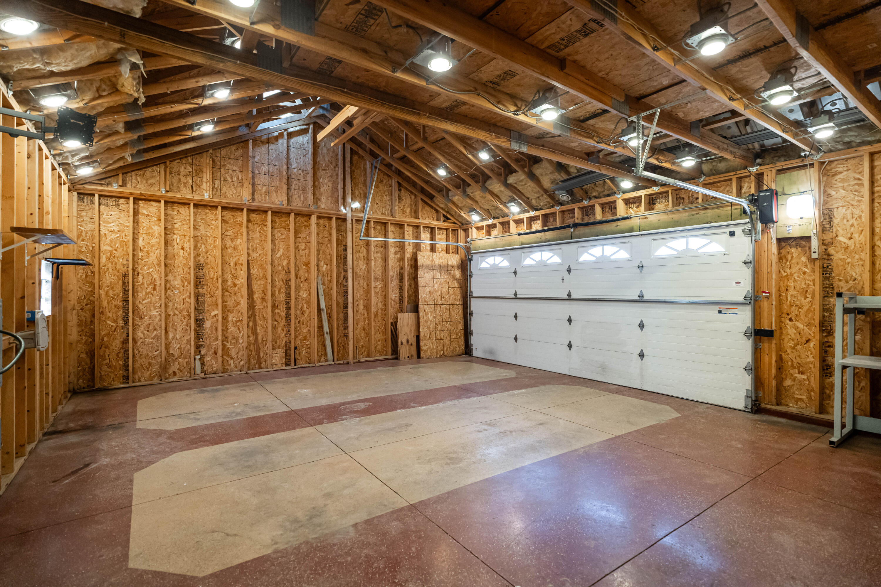 4260 South 4th Street Milwaukee, WI 53207 - Photo 19 of 26 2.5 car garage