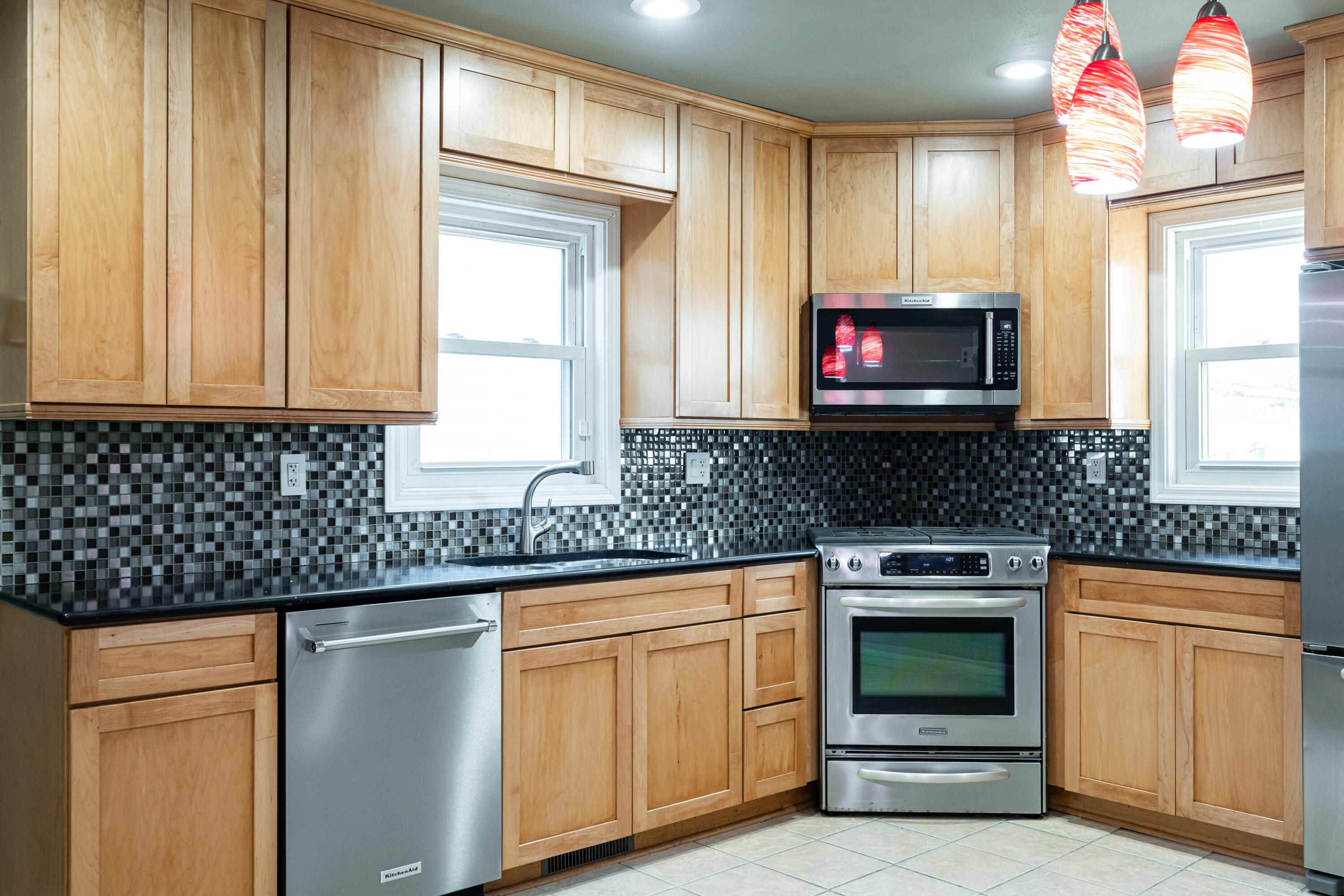 4260 South 4th Street Milwaukee, WI 53207 - Photo 3 of 26 kitchen appliances included