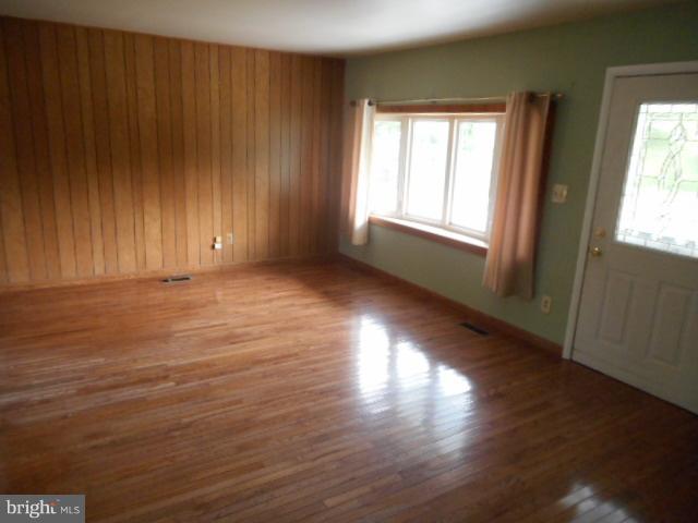 9400 Boulder Road Frederick, MD 21702 - Photo 15 of 30 Living Room