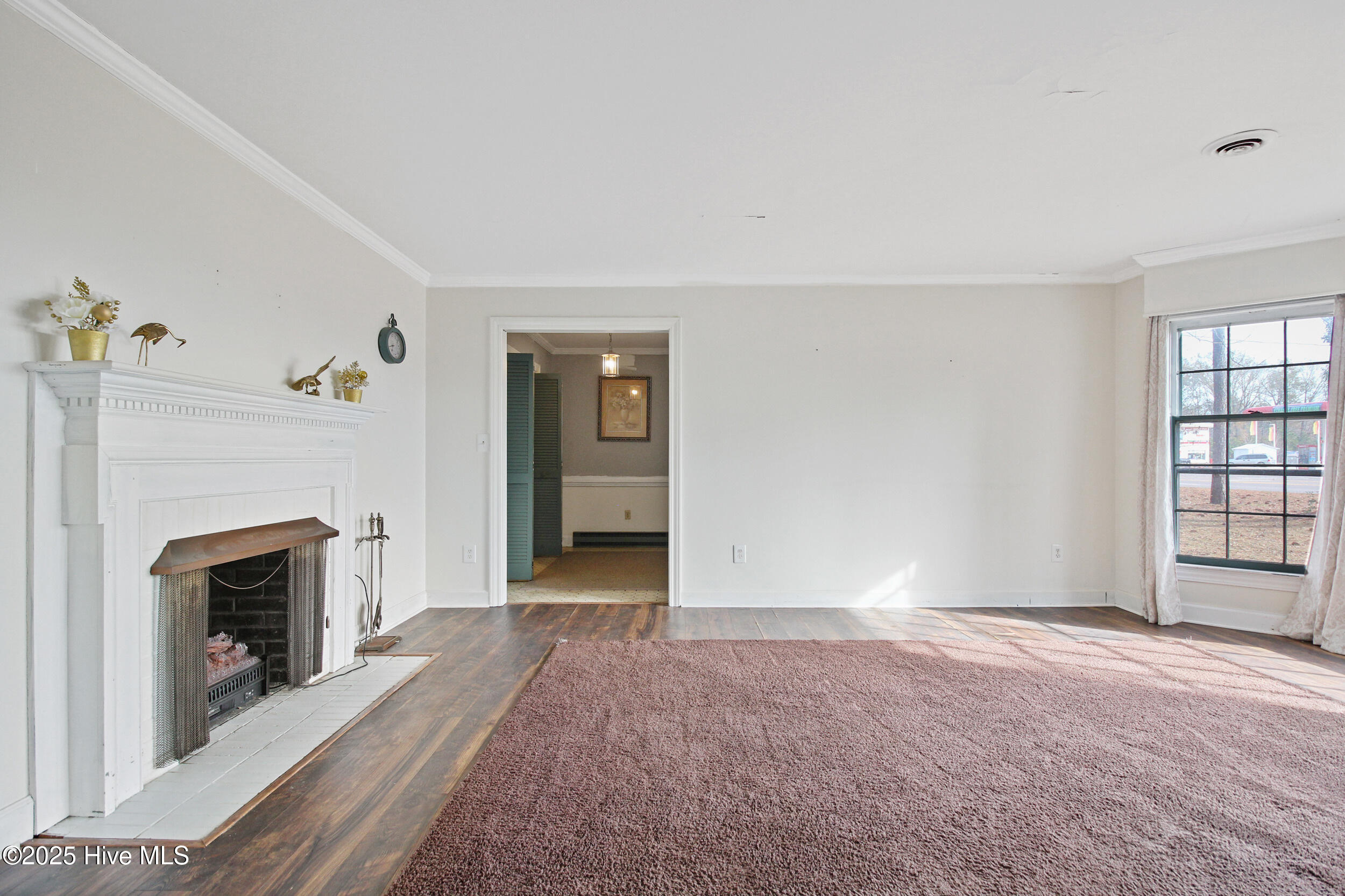 192 U.S. Highway 158 West Camden, NC 27921 - Photo 10 of 48 Livingroom