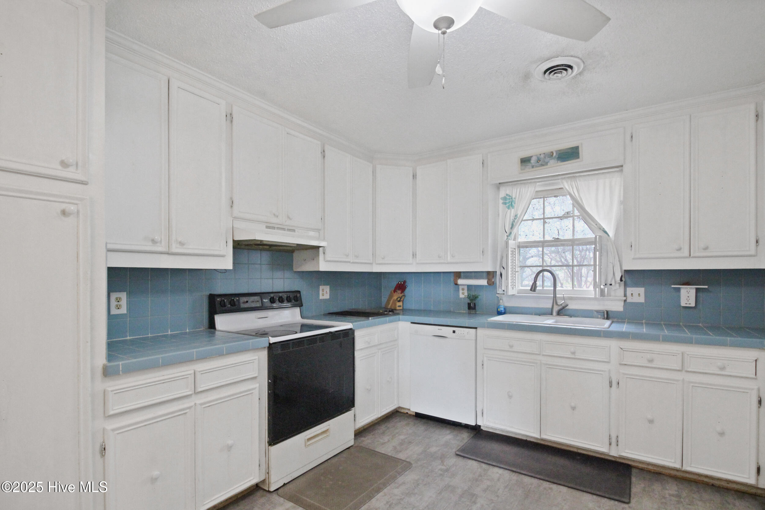 192 U.S. Highway 158 West Camden, NC 27921 - Photo 17 of 48 Kitchen