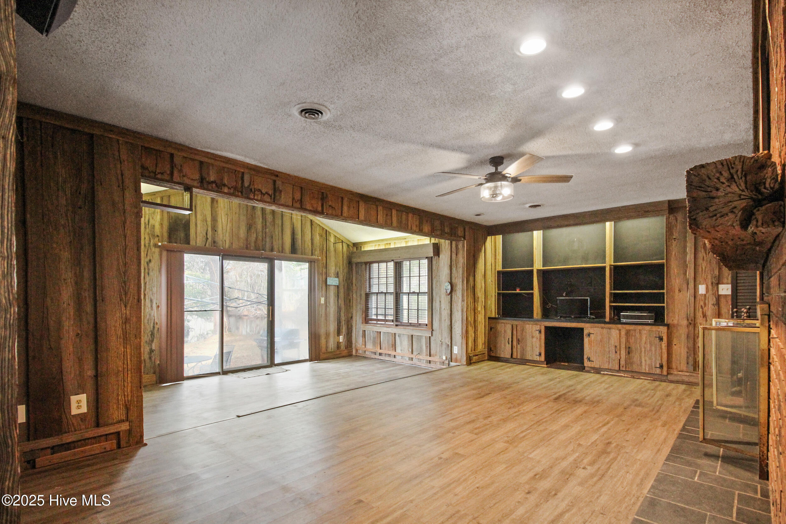 192 U.S. Highway 158 West Camden, NC 27921 - Photo 18 of 48 Den